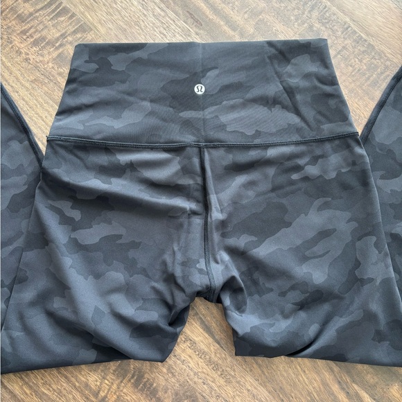 Lululemon Wunder Train High Rise Legging, Size 10 - Picture 4 of 4